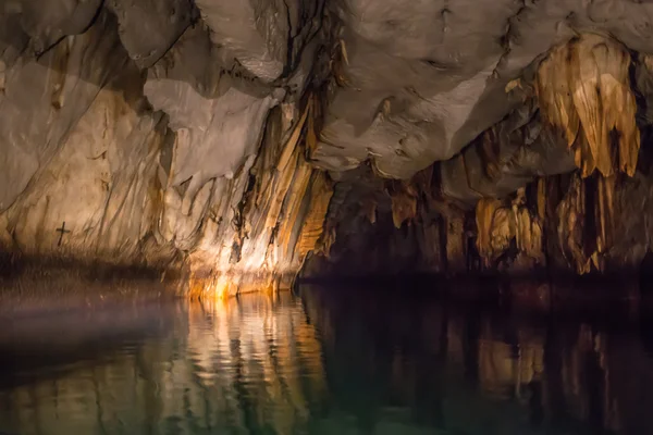 puerto princesa underground river in palawan philippines